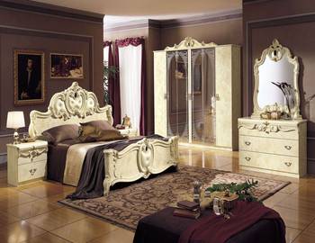 Option of bedroom in house in empire style.