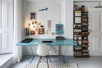 Laconic Minimalism: Airy Workspace with Turquoise Accent