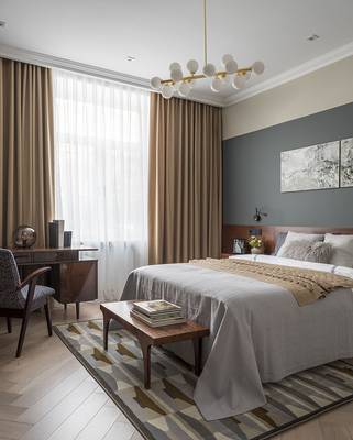 Modern Elegance: Bedroom with Accent Wall and Gold Highlights