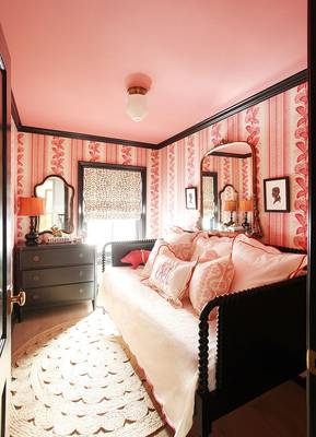 Bedroom example in cottage in oriental style.