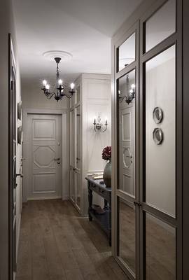 Hallway in cottage.