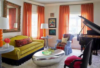 Eclectic Living Room with Bold Accents: A Blend of Modern and Classic