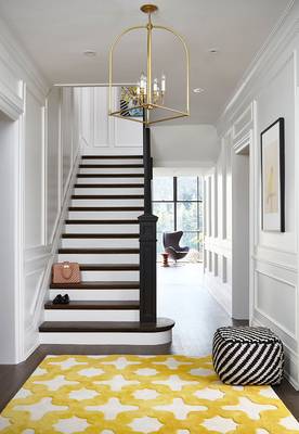 Design of stairs in cottage in fusion style.