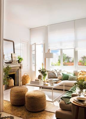 Mediterranean Elegance: A Bright Living Room with Natural Accents