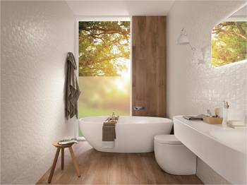 Natural Spa: Minimalist Bathroom with Panoramic Green View