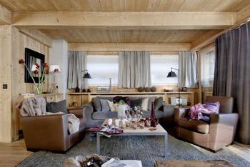 Modern Alpine Chalet: Harmony of Wood and Comfort in Country House Interior