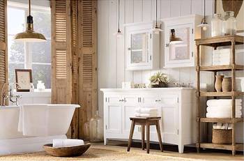 Bathroom example in private house in Craftsman style.