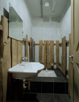 Bathroom example in cottage in Craftsman style.