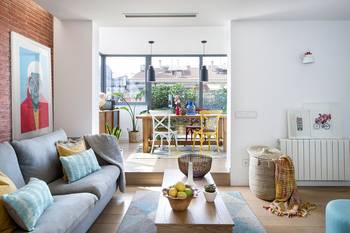 Modern Urban Aesthetics in Country Home Interior: A Balance of Textures and Color