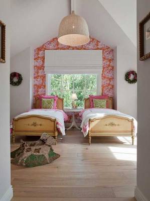 Bedroom example in private house in Craftsman style.