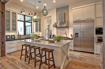 Modern Island Kitchen: Harmony of Marble, Wood and Glass in Light Tones