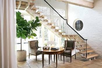 Photo of stairs in house in colonial style.
