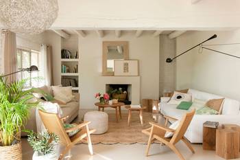  design in cottage in Mediterranean style.