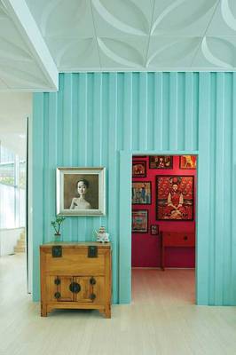 Photo of interior with turquoise details in cottage.