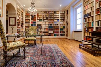 Library example in private house in renaissance style.