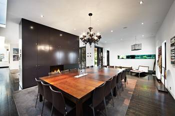 Dining room in cottage in contemporary style.