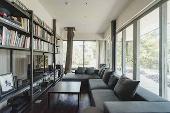Photo of sofa in private house interior.